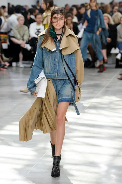 Look 13
